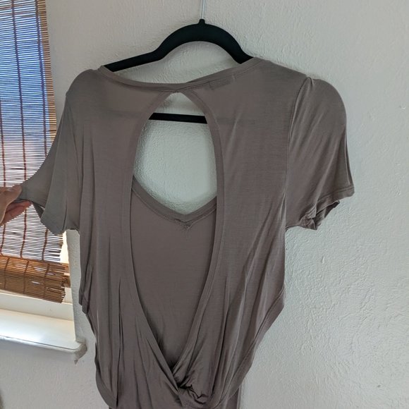 Tobi V-Cut Shirt with Backless twist and side cut outs - Picture 2 of 3